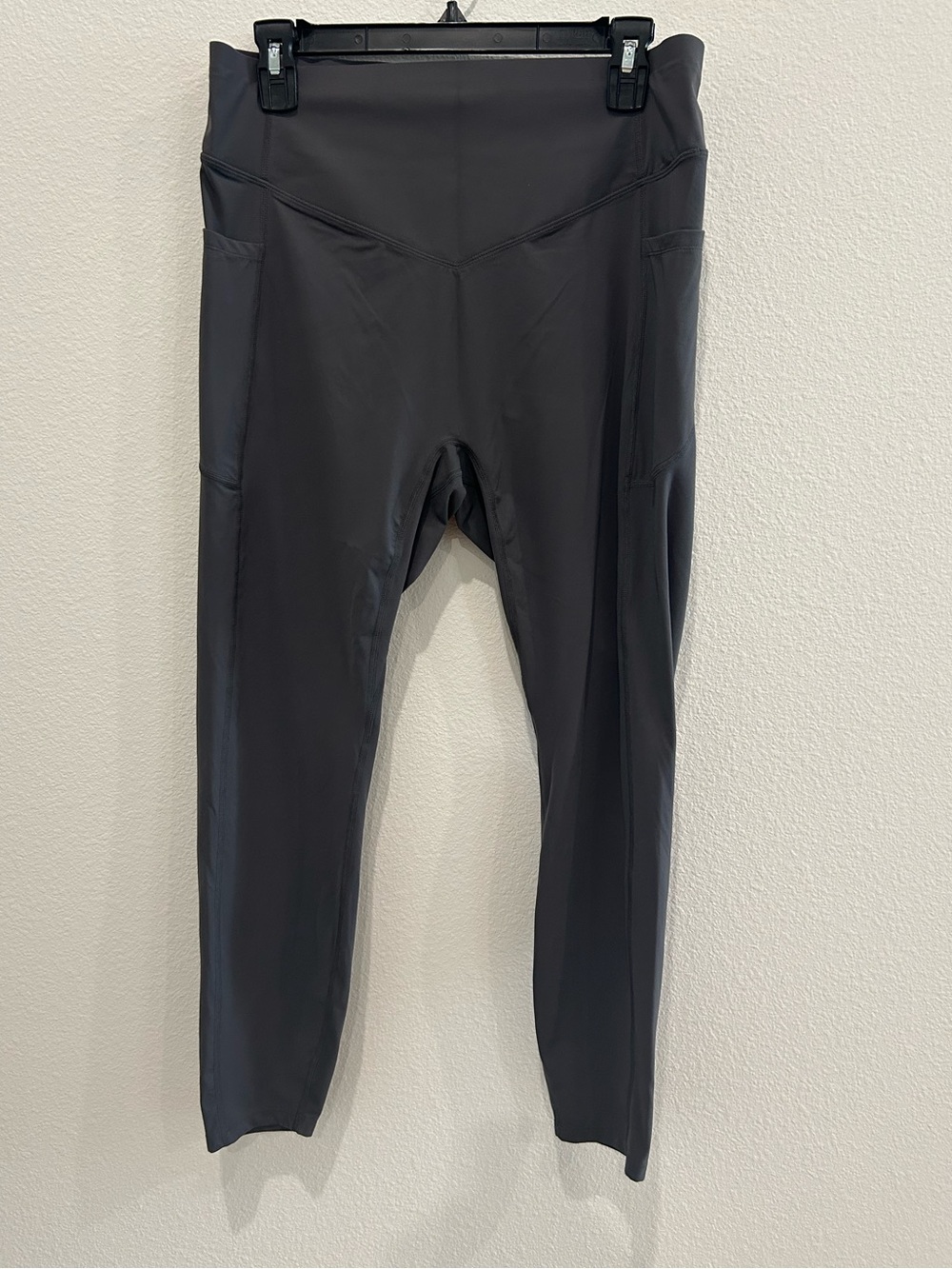 HALARA grey High-Rise Leggings with Side Pockets, size XL